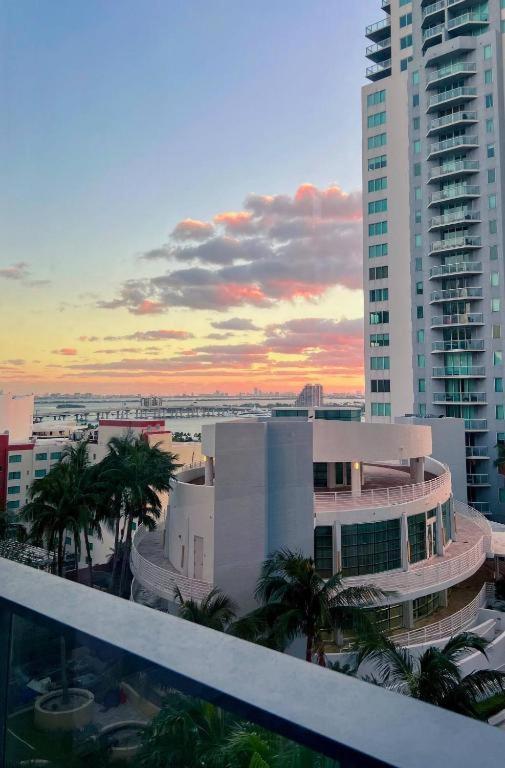 Miami Sunset City View ภายนอก รูปภาพ
