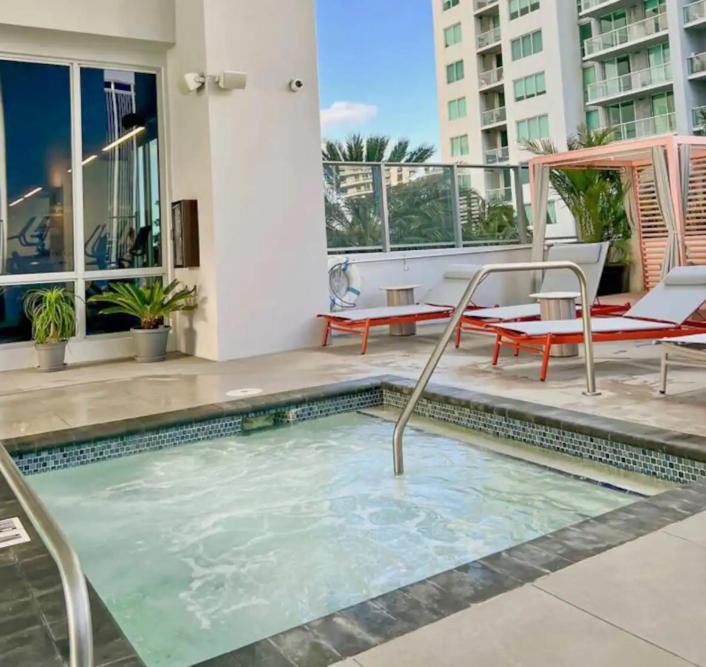 Miami Sunset City View ภายนอก รูปภาพ